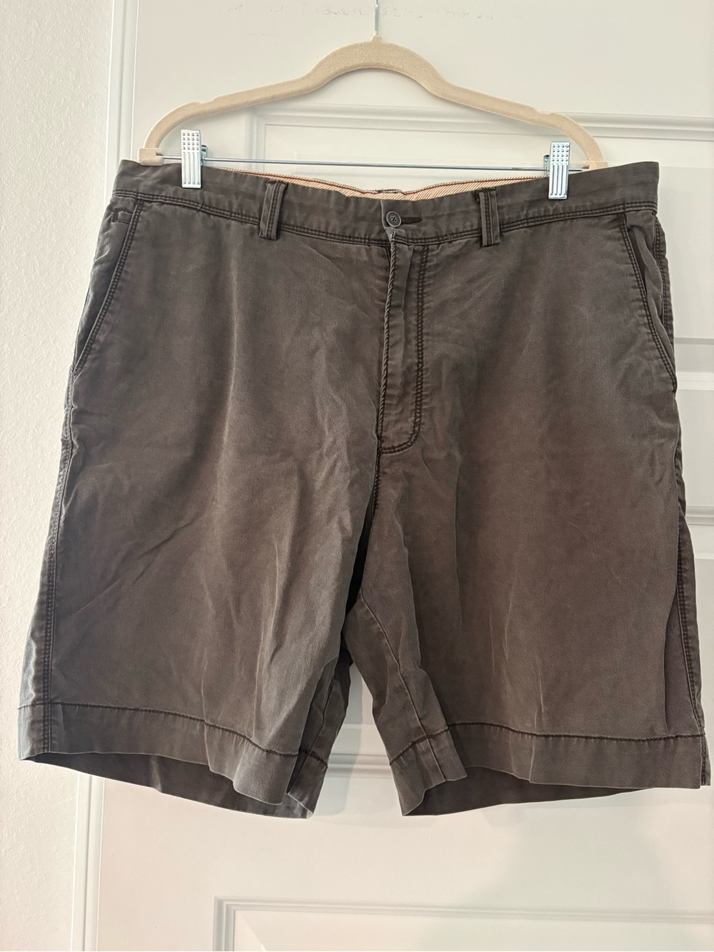Tommy Bahama Men's Flat Front Shorts in Brown